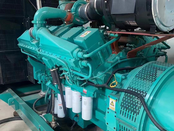 木垒更换100kW柴油发电机组机油时，需要注意哪些事项？